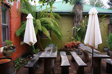 Farmers Arms Hotel