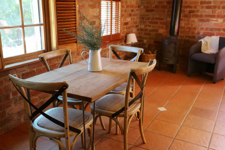 Tara BnB Cottages, Guildford