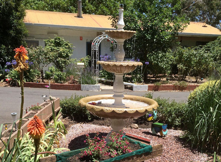 Clunes Caravan Park, Clunes
