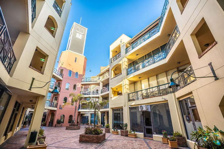 Clocktower Apartment Hotel, Carlton