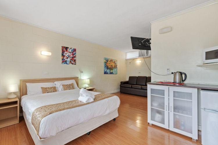 Gazebo Motor Inn & Gazebo Place, Strathmerton