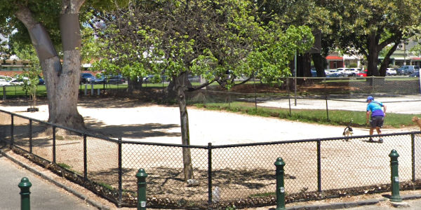 Curtain Square dog off-lead park