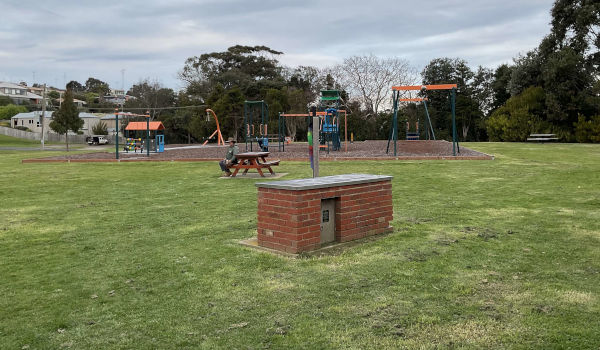 Lake Avenue Reserve dog off-lead park