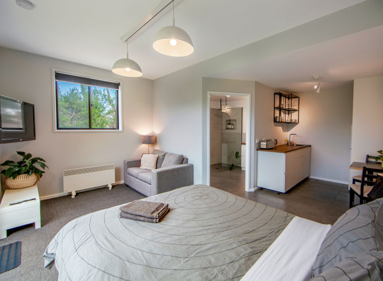 33 Modern Studio Suite, Cowes