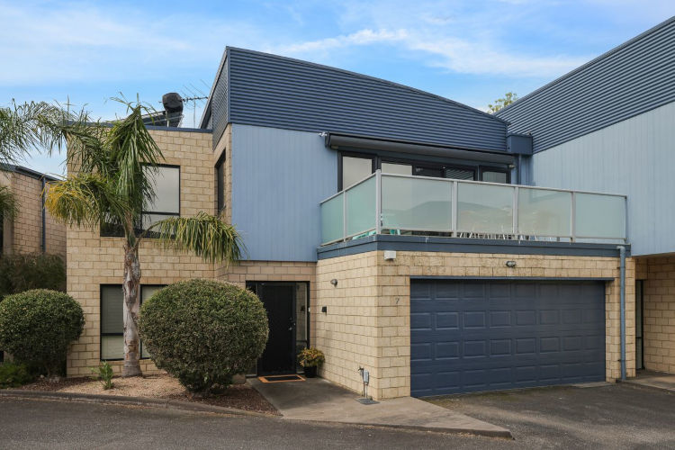 El Penguini, Cowes